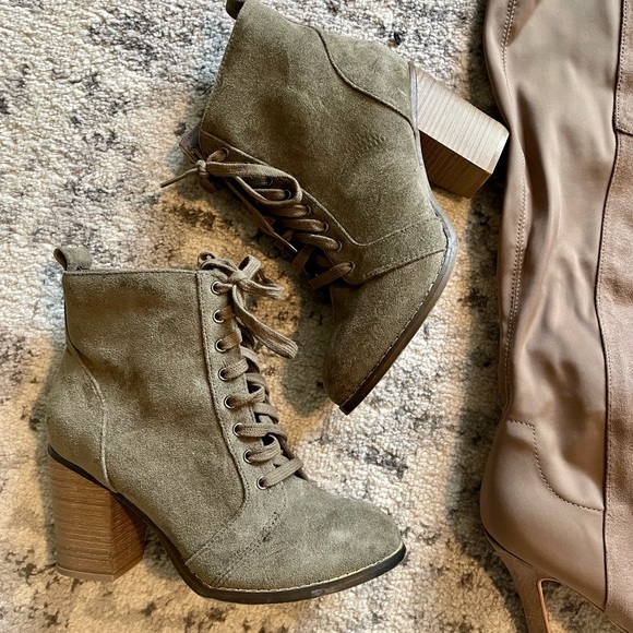 Boot Bundle - Picture 5 of 5